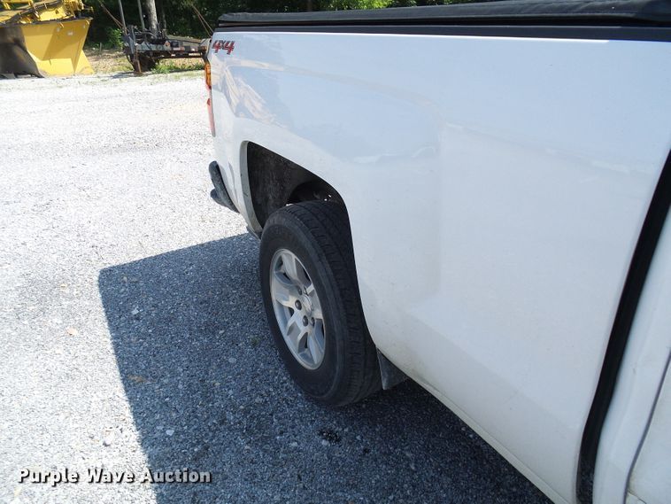 image for item DB2209 2015 Chevrolet Silverado 1500 Crew Cab pickup truck