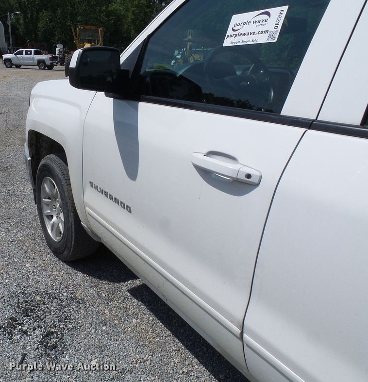 image for item DB2209 2015 Chevrolet Silverado 1500 Crew Cab pickup truck