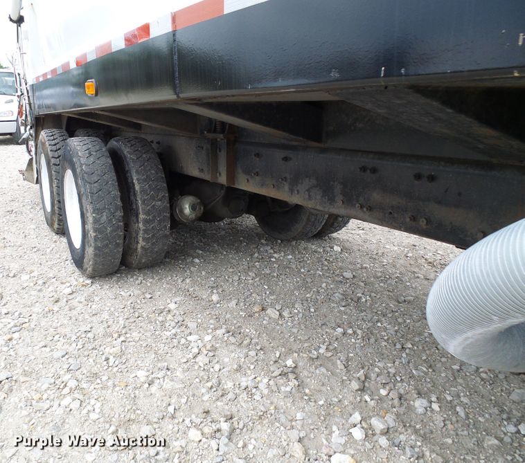 image for item DB2237 2005 Sterling L-Line refuse truck