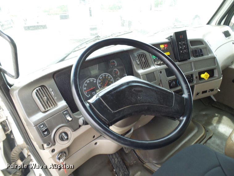 image for item DB2237 2005 Sterling L-Line refuse truck