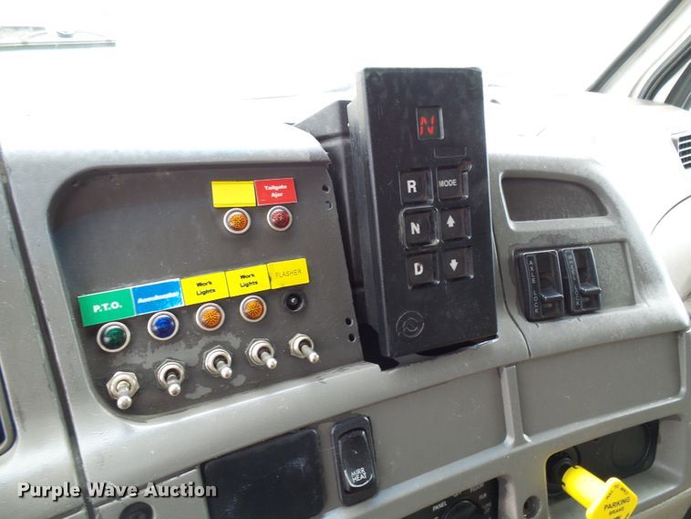 image for item DB2237 2005 Sterling L-Line refuse truck