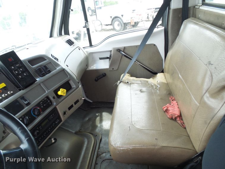 image for item DB2237 2005 Sterling L-Line refuse truck