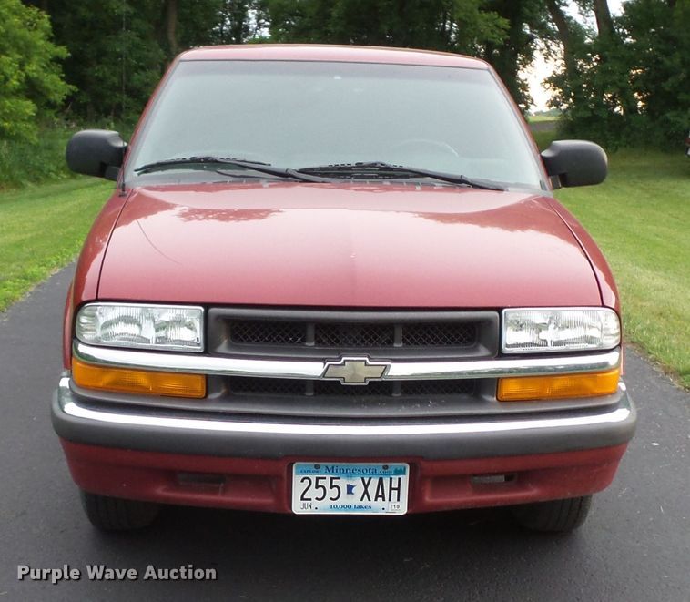 image for item DC4534 2003 Chevrolet S10 Ext. Cab pickup truck