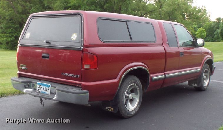 image for item DC4534 2003 Chevrolet S10 Ext. Cab pickup truck