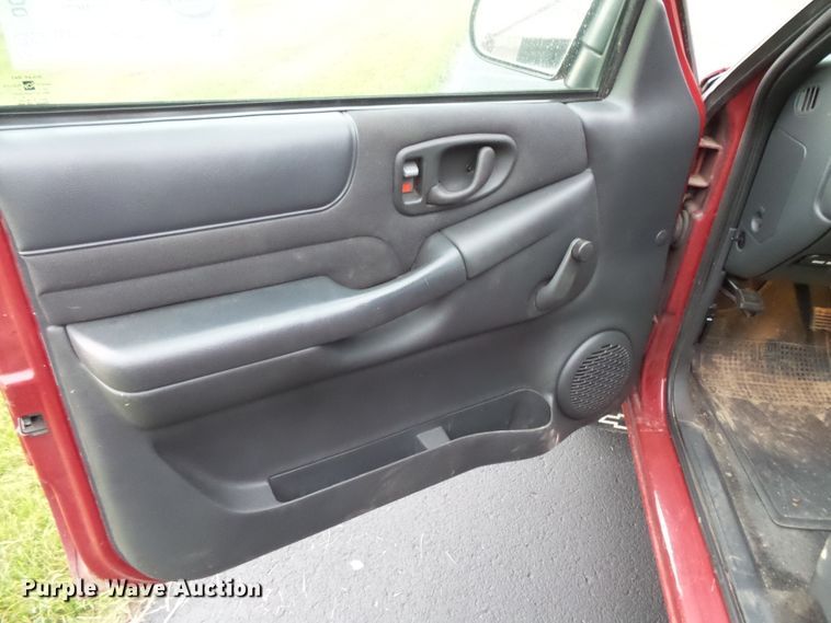 image for item DC4534 2003 Chevrolet S10 Ext. Cab pickup truck