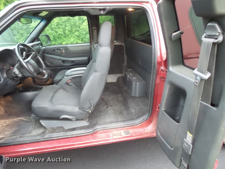 image for item DC4534 2003 Chevrolet S10 Ext. Cab pickup truck