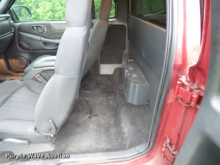 image for item DC4534 2003 Chevrolet S10 Ext. Cab pickup truck