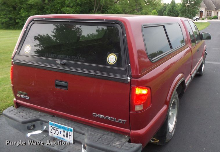 image for item DC4534 2003 Chevrolet S10 Ext. Cab pickup truck