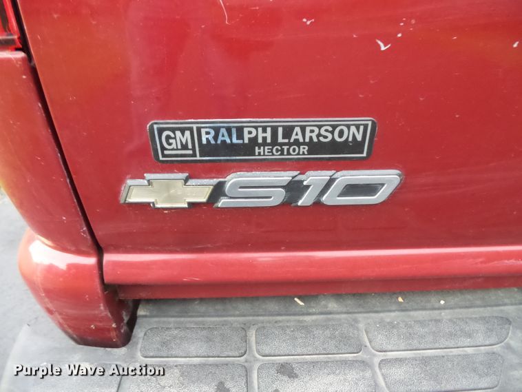 image for item DC4534 2003 Chevrolet S10 Ext. Cab pickup truck