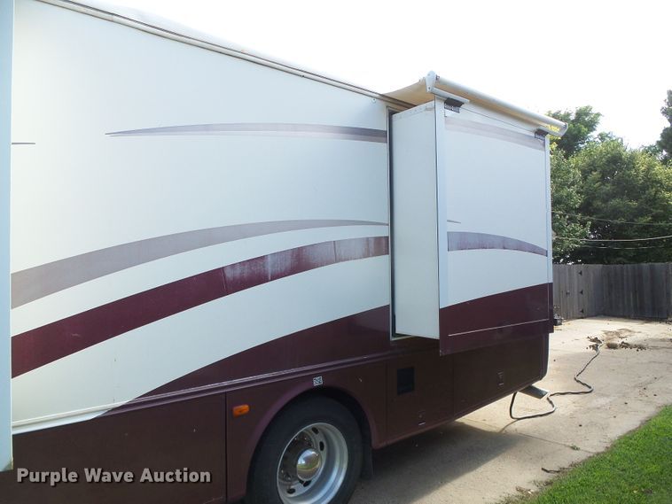 image for item DC5107 2000 Freightliner 38WDD Endeavor Holiday Rambler RV