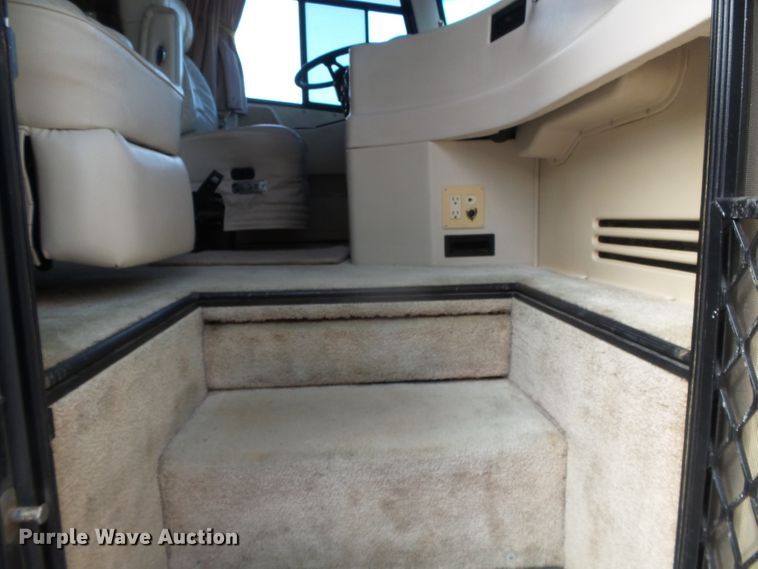 image for item DC5107 2000 Freightliner 38WDD Endeavor Holiday Rambler RV