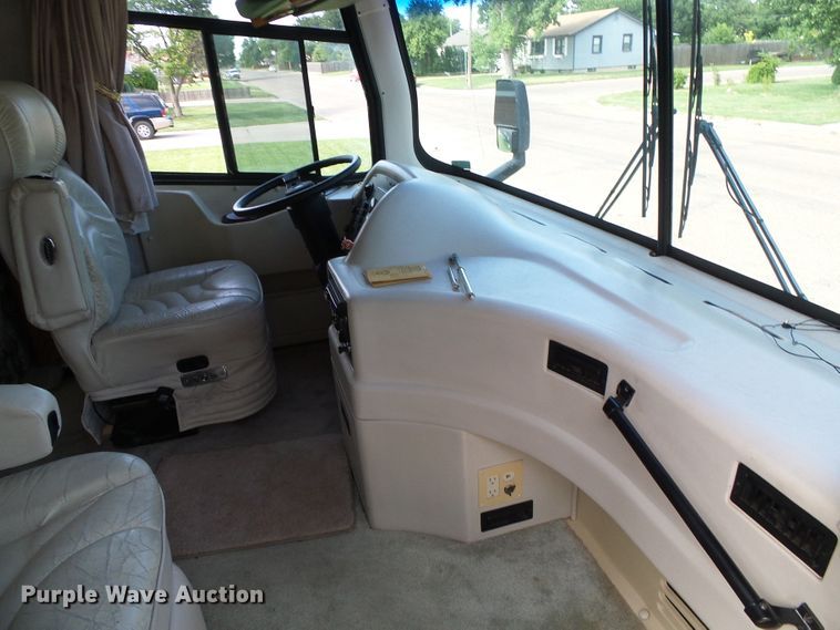 image for item DC5107 2000 Freightliner 38WDD Endeavor Holiday Rambler RV