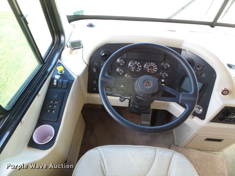 image for item DC5107 2000 Freightliner 38WDD Endeavor Holiday Rambler RV