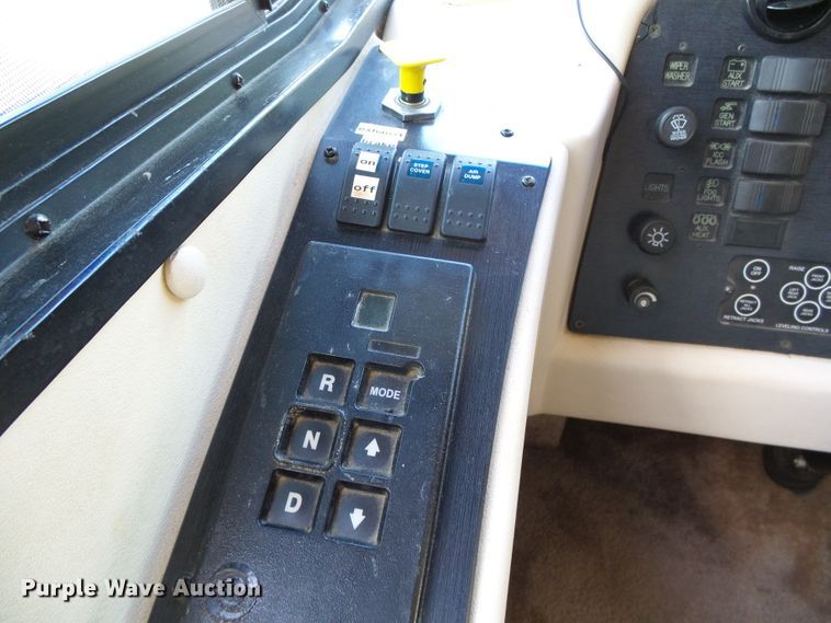 image for item DC5107 2000 Freightliner 38WDD Endeavor Holiday Rambler RV