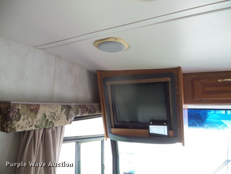 image for item DC5107 2000 Freightliner 38WDD Endeavor Holiday Rambler RV