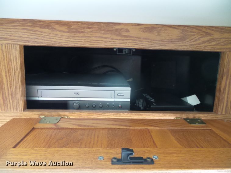 image for item DC5107 2000 Freightliner 38WDD Endeavor Holiday Rambler RV