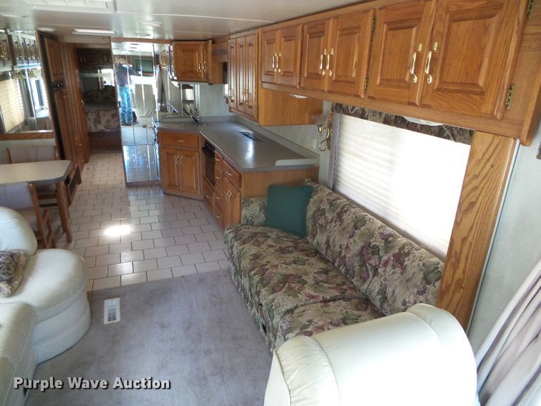 image for item DC5107 2000 Freightliner 38WDD Endeavor Holiday Rambler RV