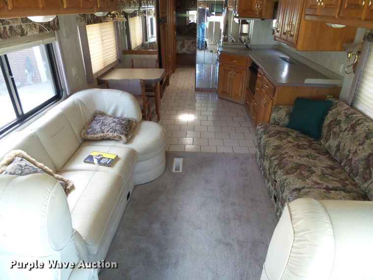 image for item DC5107 2000 Freightliner 38WDD Endeavor Holiday Rambler RV