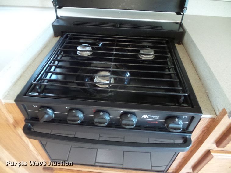 image for item DC5107 2000 Freightliner 38WDD Endeavor Holiday Rambler RV