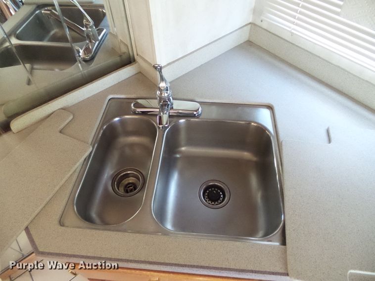 image for item DC5107 2000 Freightliner 38WDD Endeavor Holiday Rambler RV