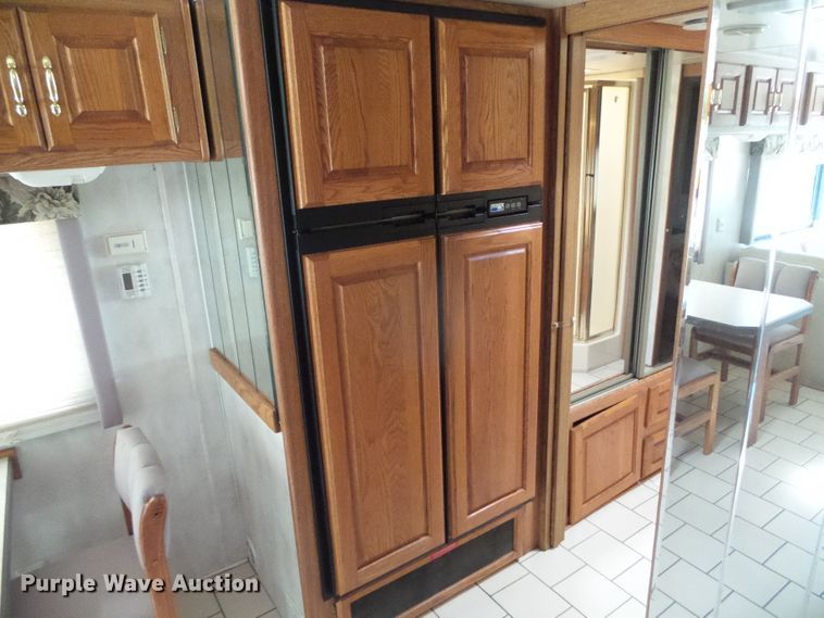 image for item DC5107 2000 Freightliner 38WDD Endeavor Holiday Rambler RV