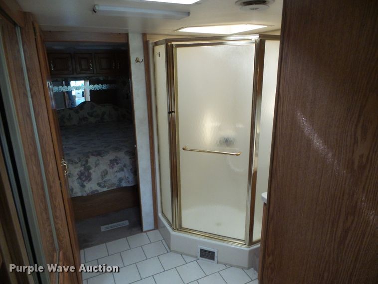 image for item DC5107 2000 Freightliner 38WDD Endeavor Holiday Rambler RV