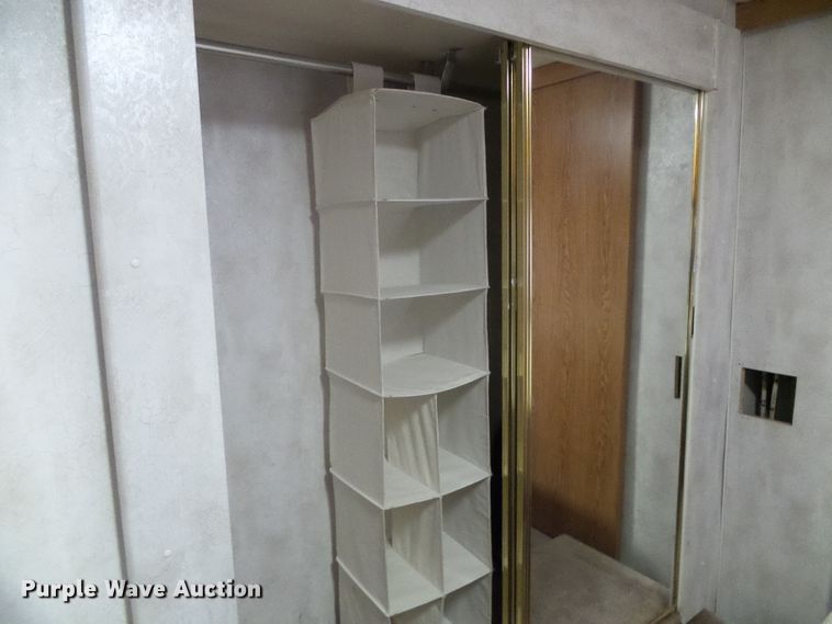 image for item DC5107 2000 Freightliner 38WDD Endeavor Holiday Rambler RV