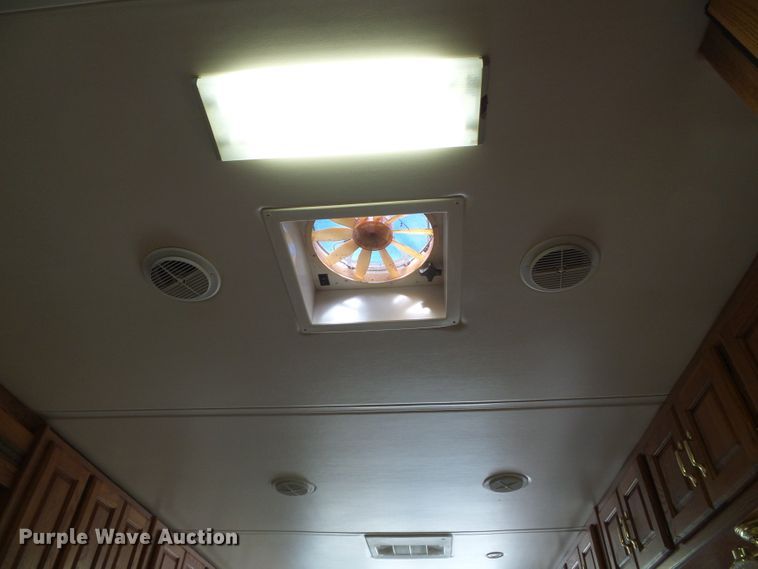 image for item DC5107 2000 Freightliner 38WDD Endeavor Holiday Rambler RV