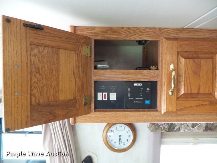 image for item DC5107 2000 Freightliner 38WDD Endeavor Holiday Rambler RV