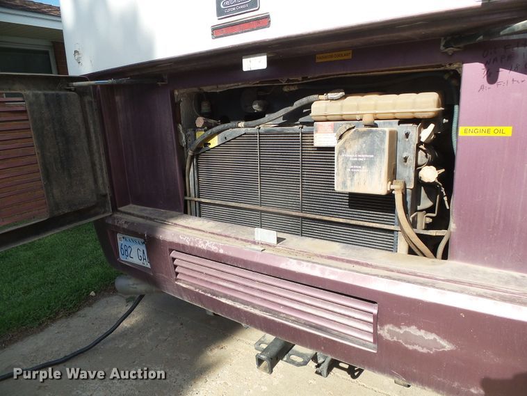 image for item DC5107 2000 Freightliner 38WDD Endeavor Holiday Rambler RV