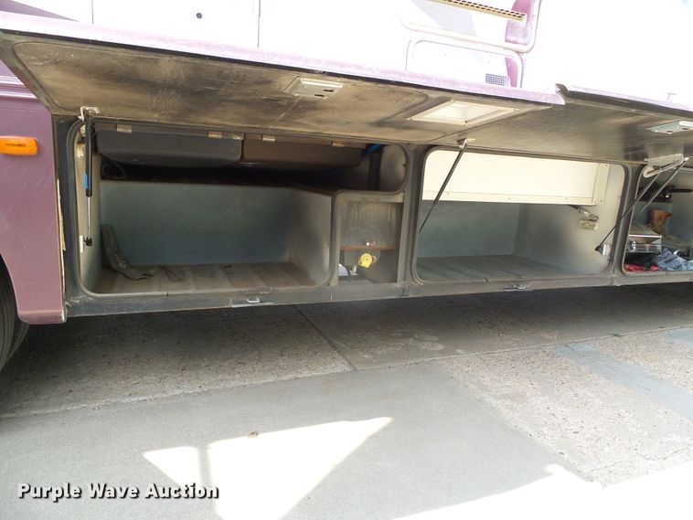 image for item DC5107 2000 Freightliner 38WDD Endeavor Holiday Rambler RV