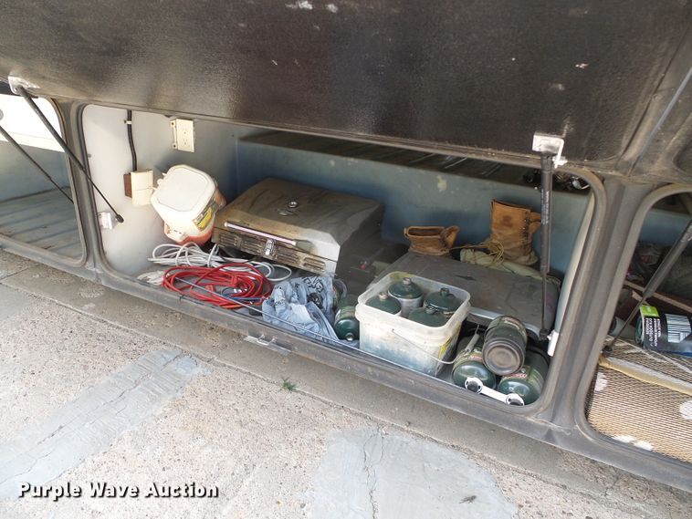 image for item DC5107 2000 Freightliner 38WDD Endeavor Holiday Rambler RV