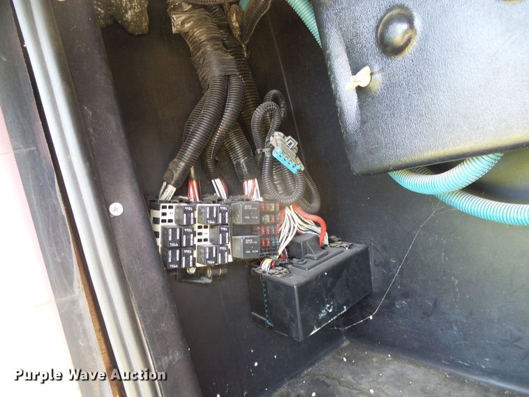 image for item DC5107 2000 Freightliner 38WDD Endeavor Holiday Rambler RV