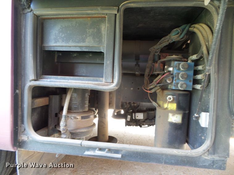 image for item DC5107 2000 Freightliner 38WDD Endeavor Holiday Rambler RV