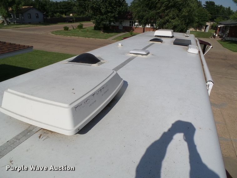 image for item DC5107 2000 Freightliner 38WDD Endeavor Holiday Rambler RV