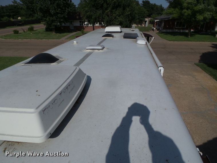 image for item DC5107 2000 Freightliner 38WDD Endeavor Holiday Rambler RV