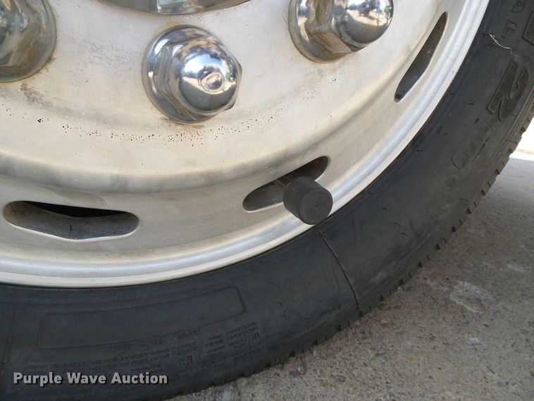 image for item DC5107 2000 Freightliner 38WDD Endeavor Holiday Rambler RV