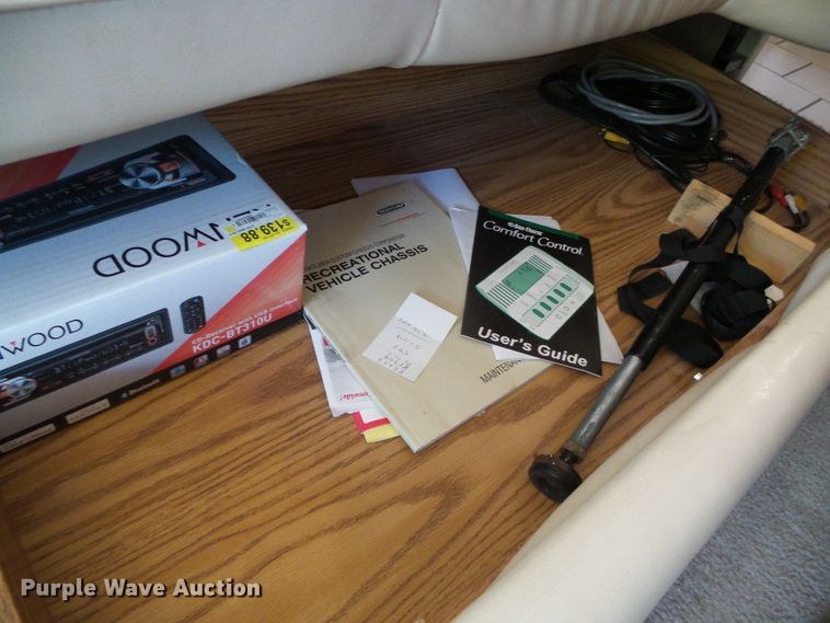 image for item DC5107 2000 Freightliner 38WDD Endeavor Holiday Rambler RV