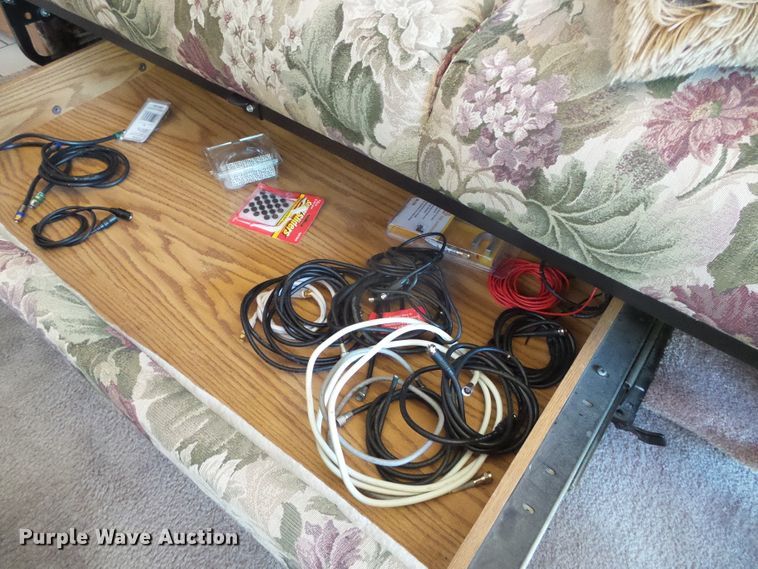 image for item DC5107 2000 Freightliner 38WDD Endeavor Holiday Rambler RV