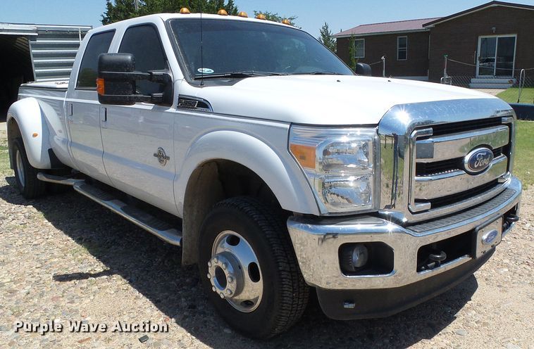 image for item DC5109 2011 Ford F350 Super Duty Lariat Crew Cab pickup truck