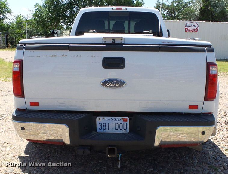 image for item DC5109 2011 Ford F350 Super Duty Lariat Crew Cab pickup truck
