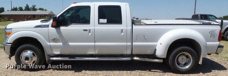 image for item DC5109 2011 Ford F350 Super Duty Lariat Crew Cab pickup truck
