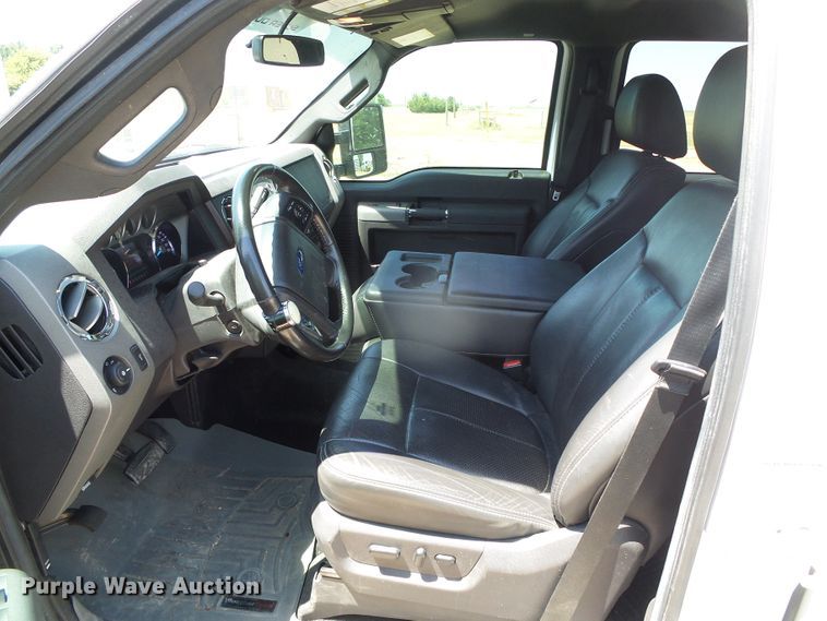 image for item DC5109 2011 Ford F350 Super Duty Lariat Crew Cab pickup truck