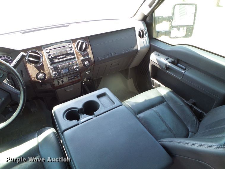 image for item DC5109 2011 Ford F350 Super Duty Lariat Crew Cab pickup truck