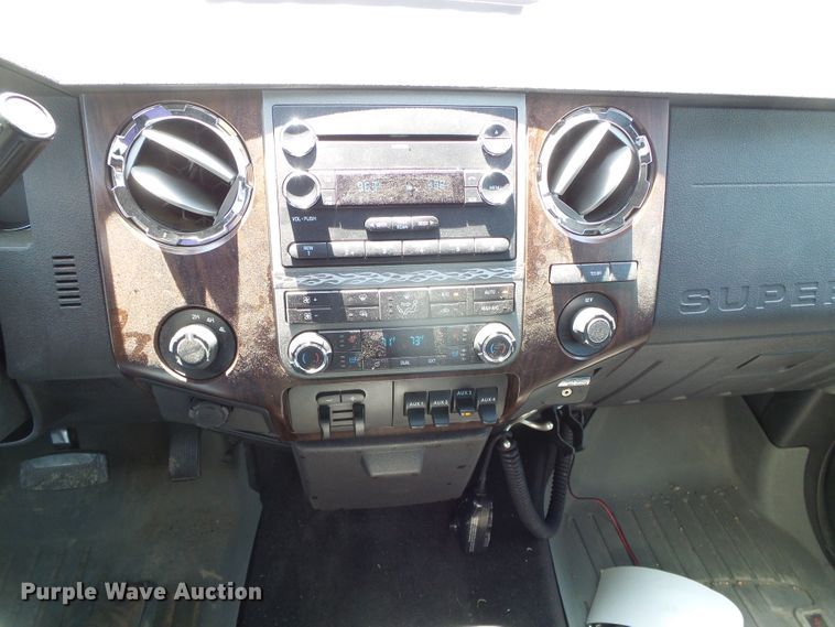 image for item DC5109 2011 Ford F350 Super Duty Lariat Crew Cab pickup truck