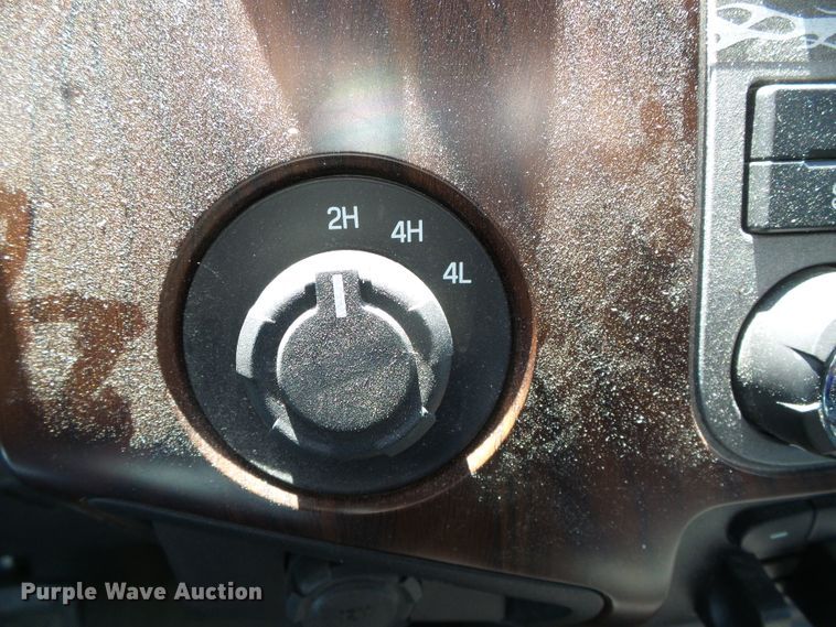 image for item DC5109 2011 Ford F350 Super Duty Lariat Crew Cab pickup truck