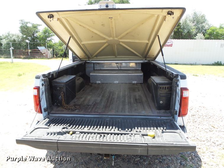 image for item DC5109 2011 Ford F350 Super Duty Lariat Crew Cab pickup truck