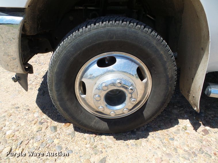 image for item DC5109 2011 Ford F350 Super Duty Lariat Crew Cab pickup truck