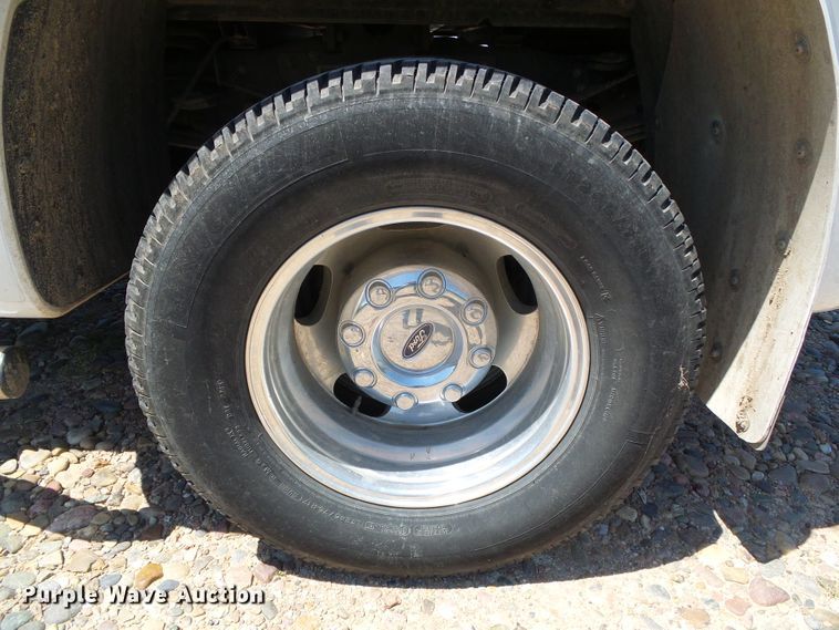 image for item DC5109 2011 Ford F350 Super Duty Lariat Crew Cab pickup truck