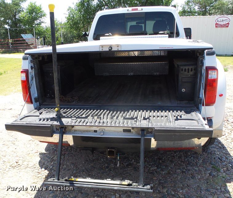 image for item DC5109 2011 Ford F350 Super Duty Lariat Crew Cab pickup truck